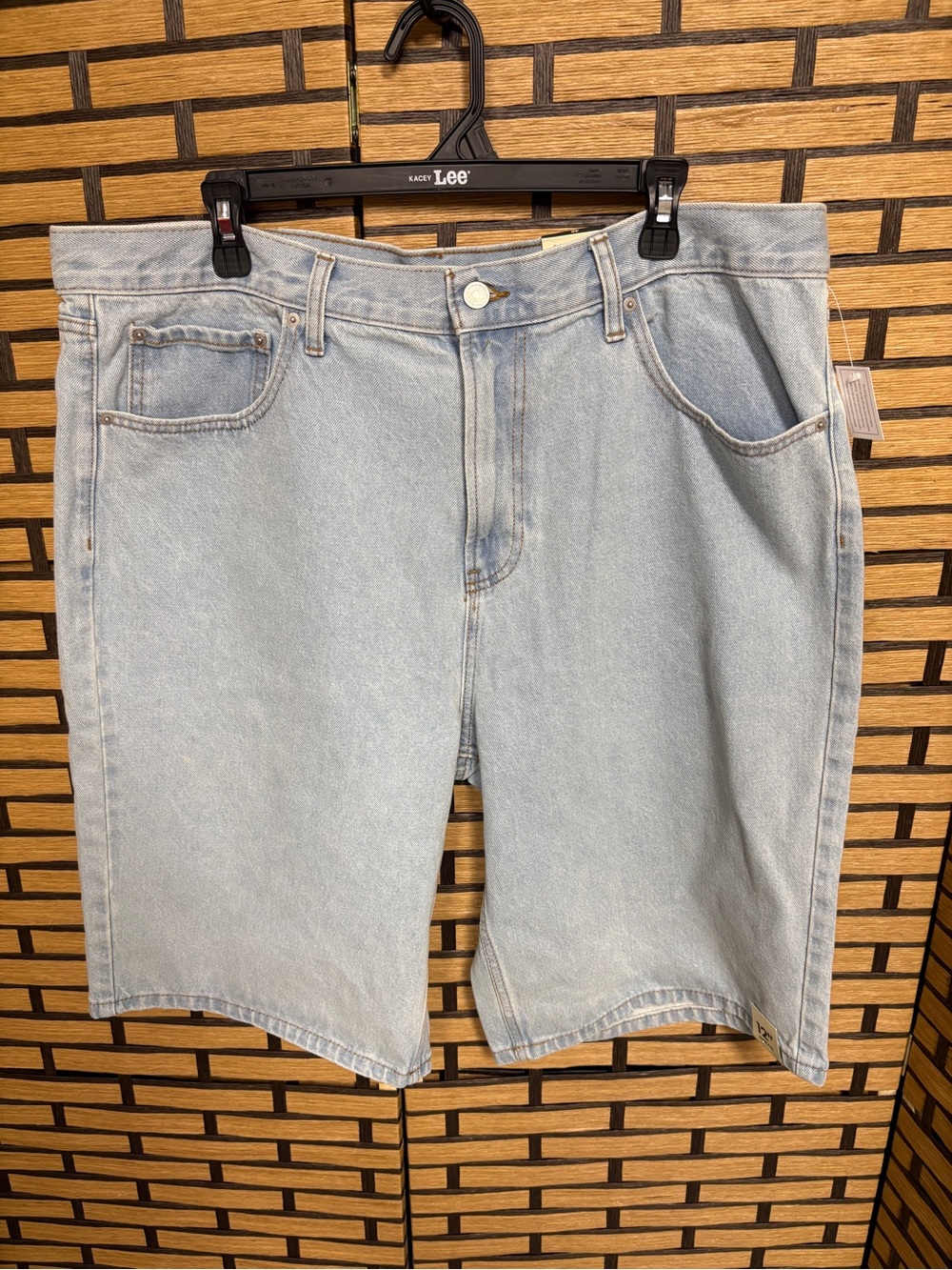 No boundaries baggy jean shorts size 40